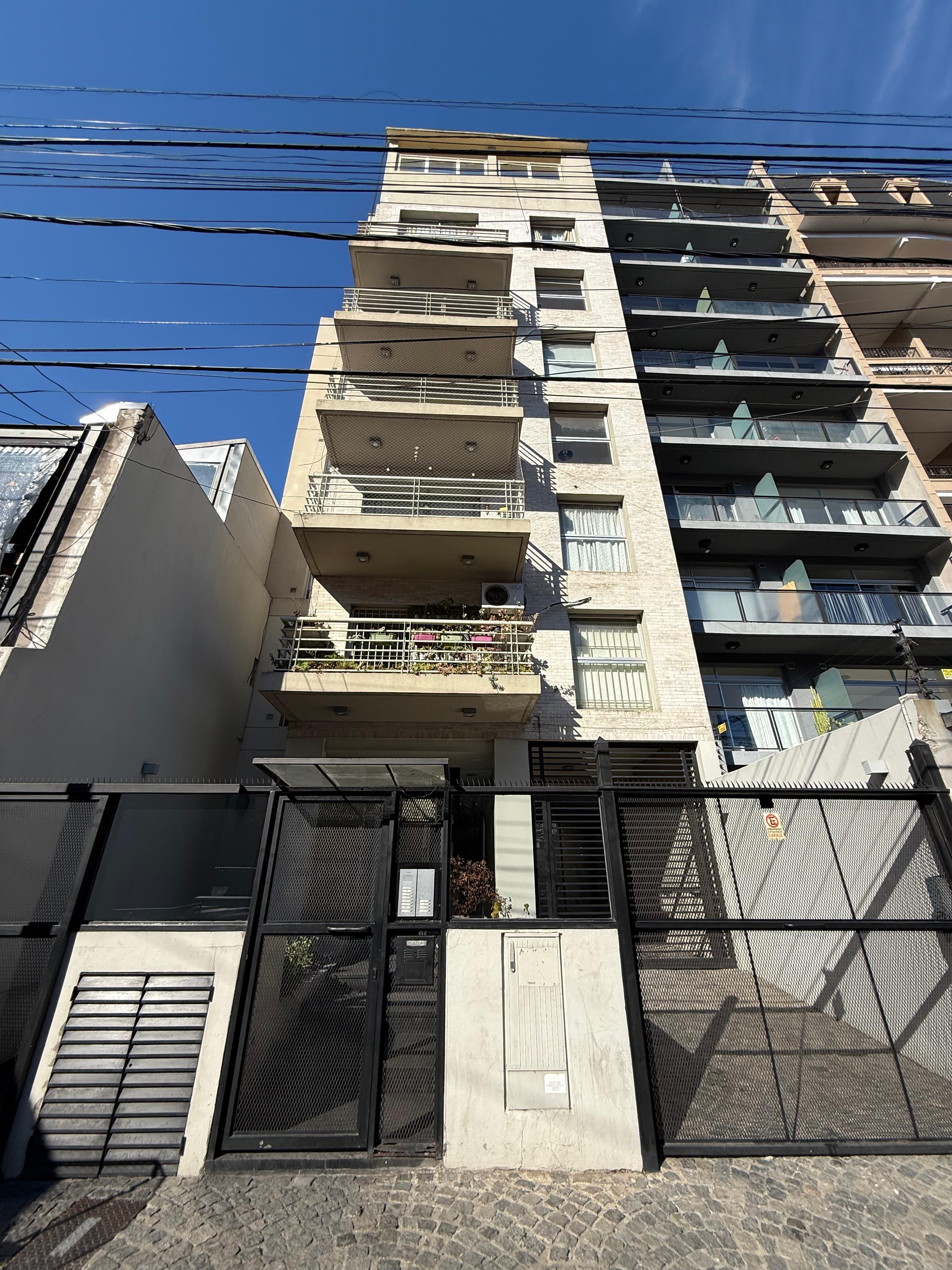alquiler - Departamento de 2 ambientes en Quilmes Centro