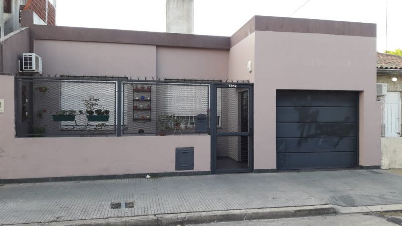 aparopropiedades - Casa Americana a la venta en Berazategui 