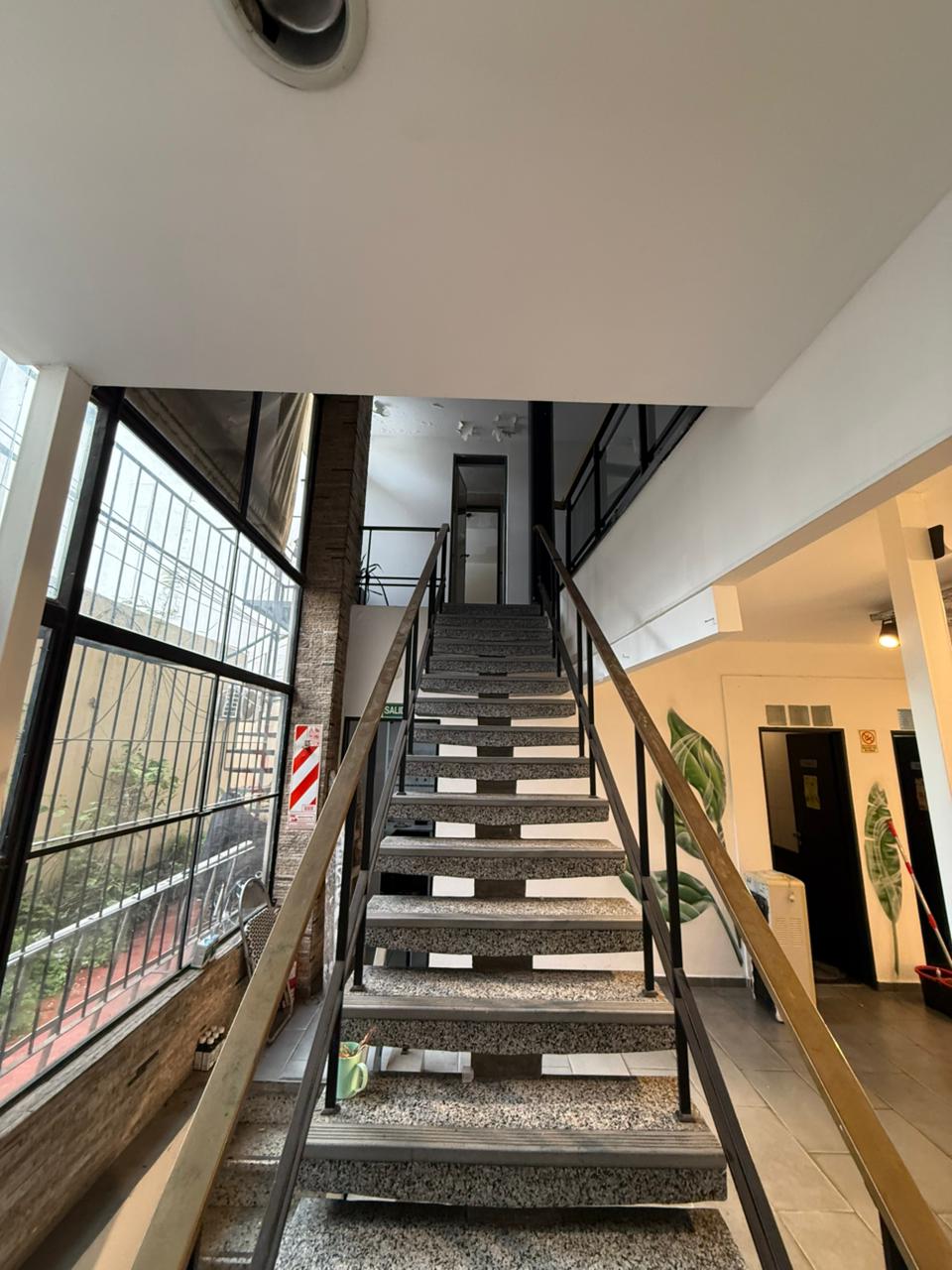 aparopropiedades - Importante Local Comercial en el centro de Quilmes 