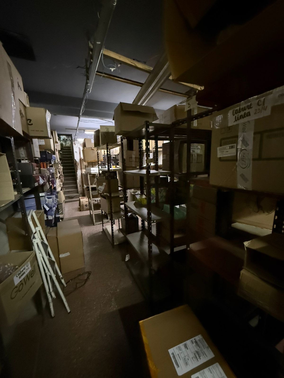 aparopropiedades - Local comercial sobre Rivadavia