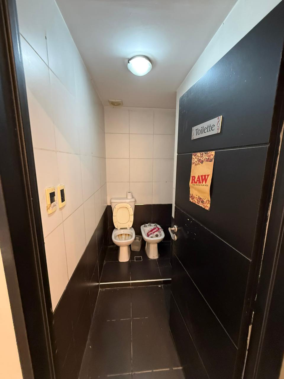 aparopropiedades - Importante Local Comercial en el centro de Quilmes 