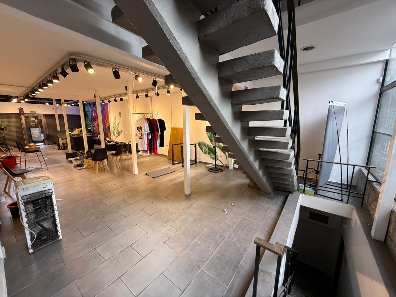 aparopropiedades - Importante Local Comercial en el centro de Quilmes 