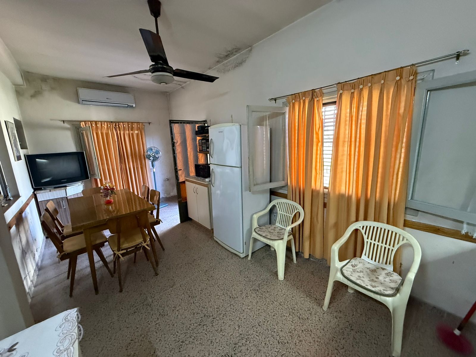 aparopropiedades - Casa a la venta en Quilmes Este