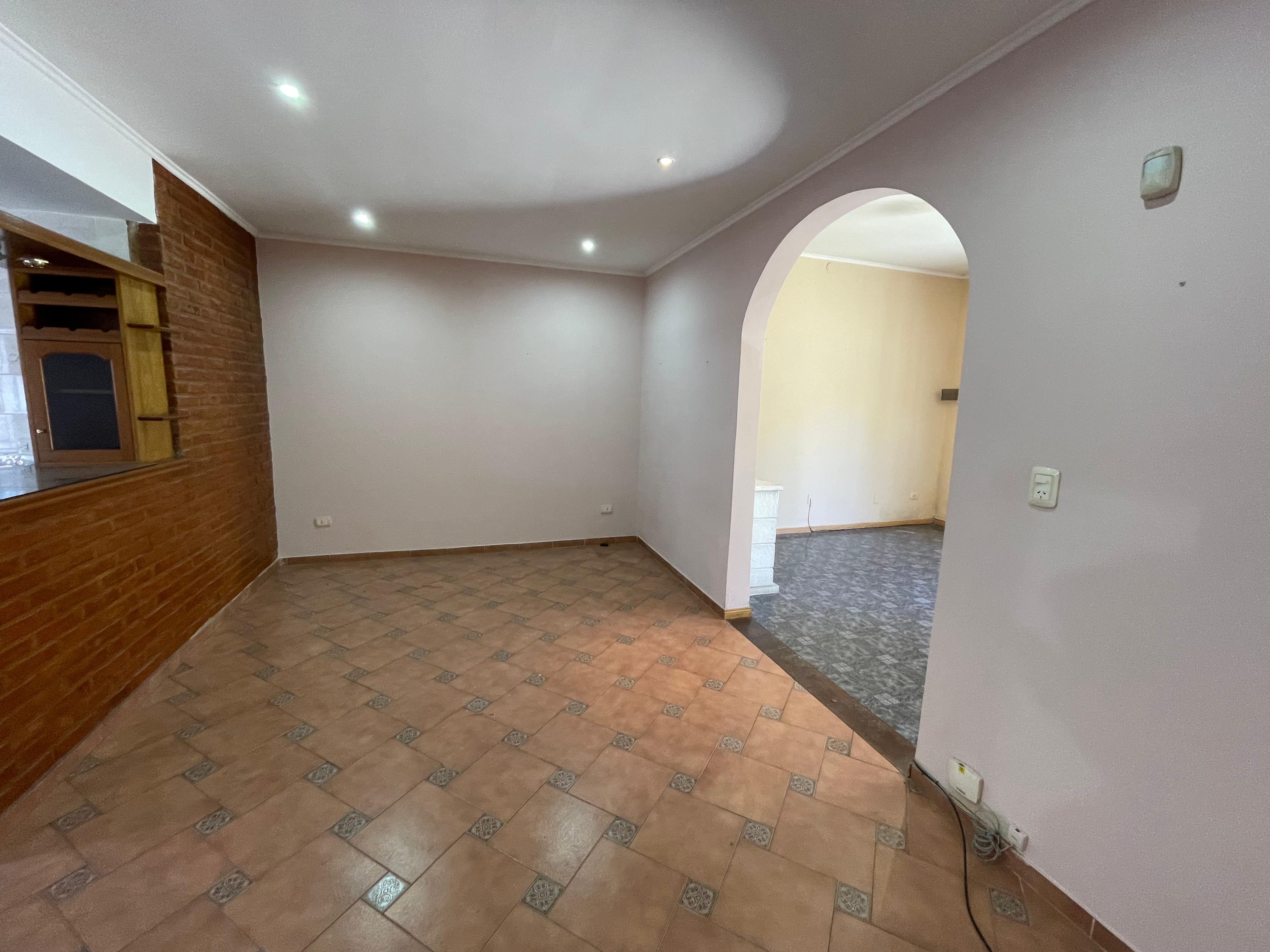 aparopropiedades - Casa a la venta en Quilmes Este 