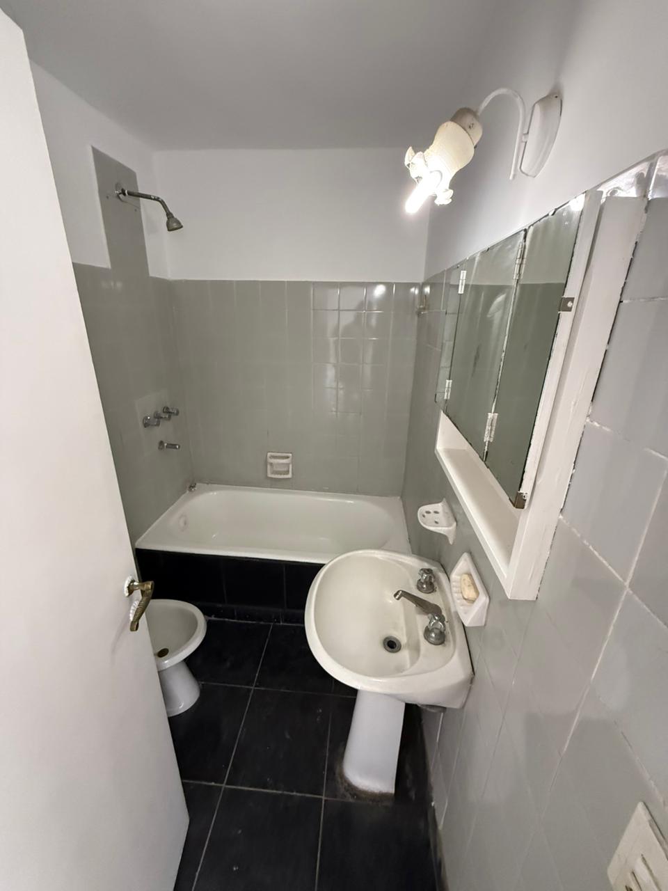 aparopropiedades - Departamento de 2 ambientes en Quilmes centro