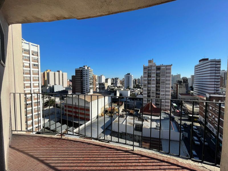 aparopropiedades - Departamento de 3 ambientes en Quilmes Centro