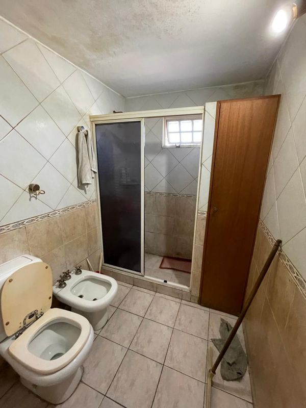 aparopropiedades - Casa en Quilmes Este a la venta