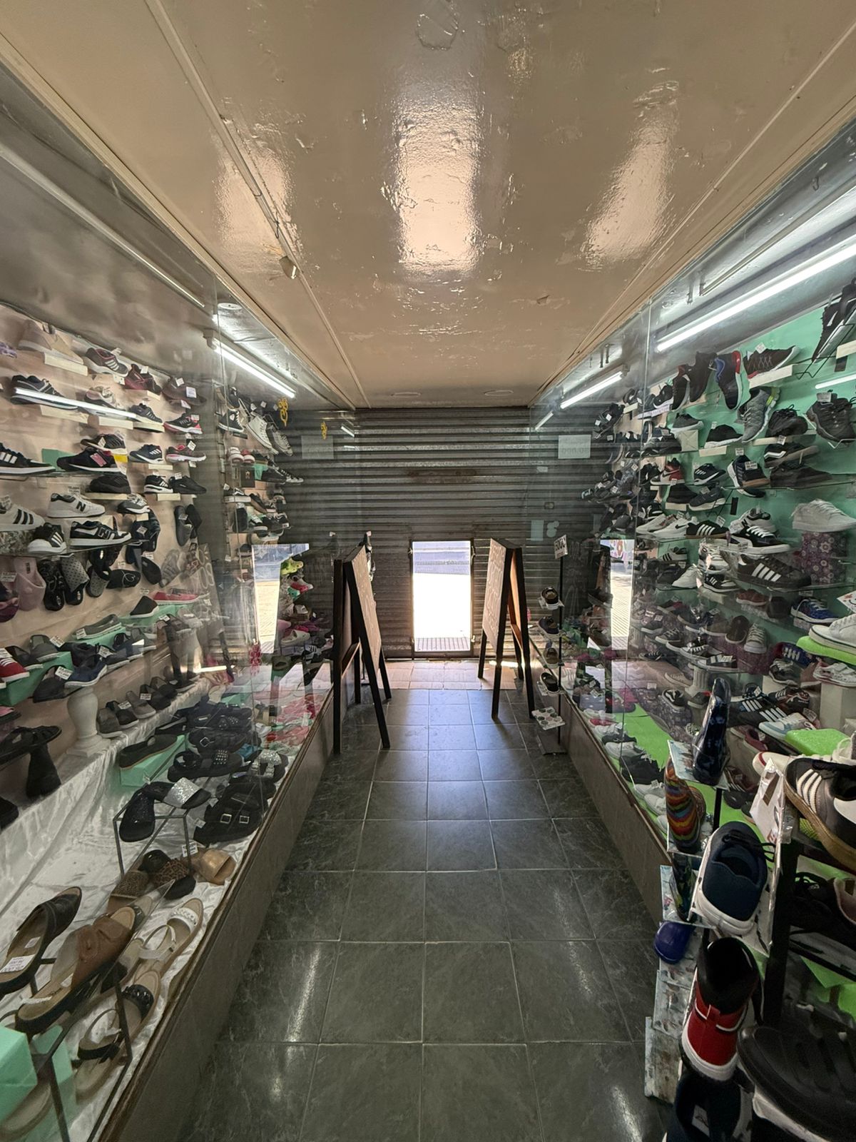 aparopropiedades - Local comercial sobre Rivadavia