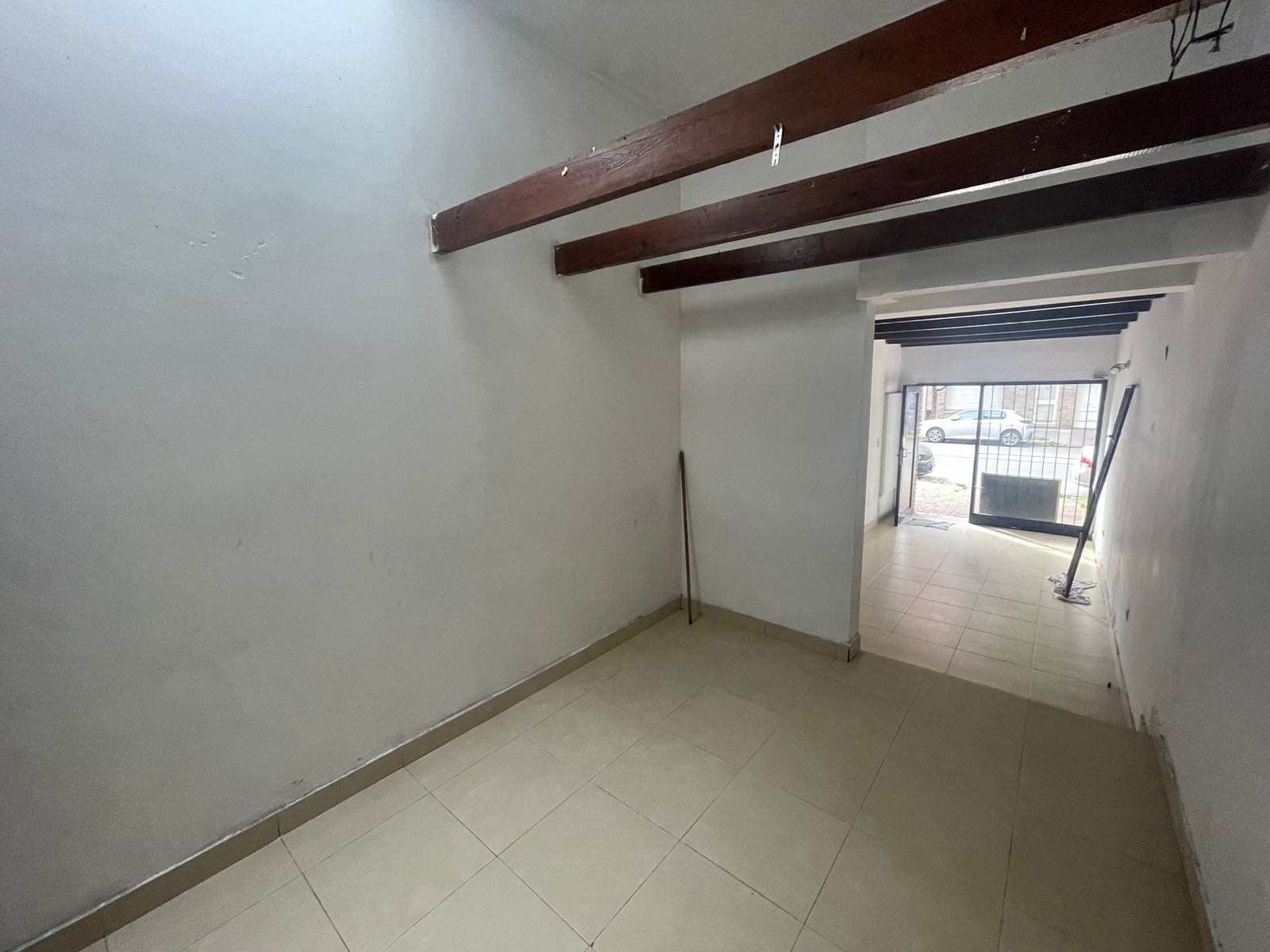 aparopropiedades - Local comercial en excelente ubicación de Quilmes 