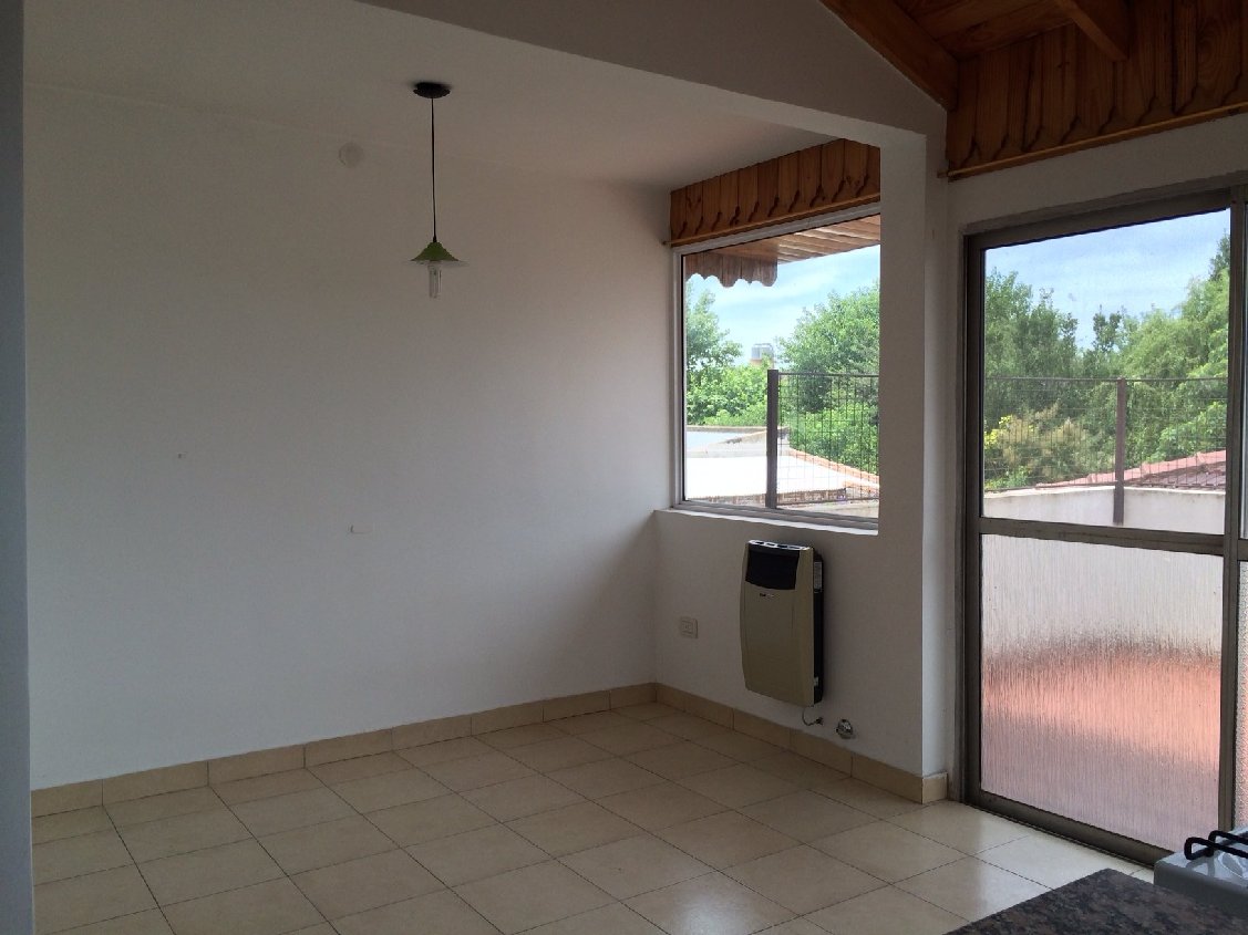 aparopropiedades - Departamento en planta alta a la venta