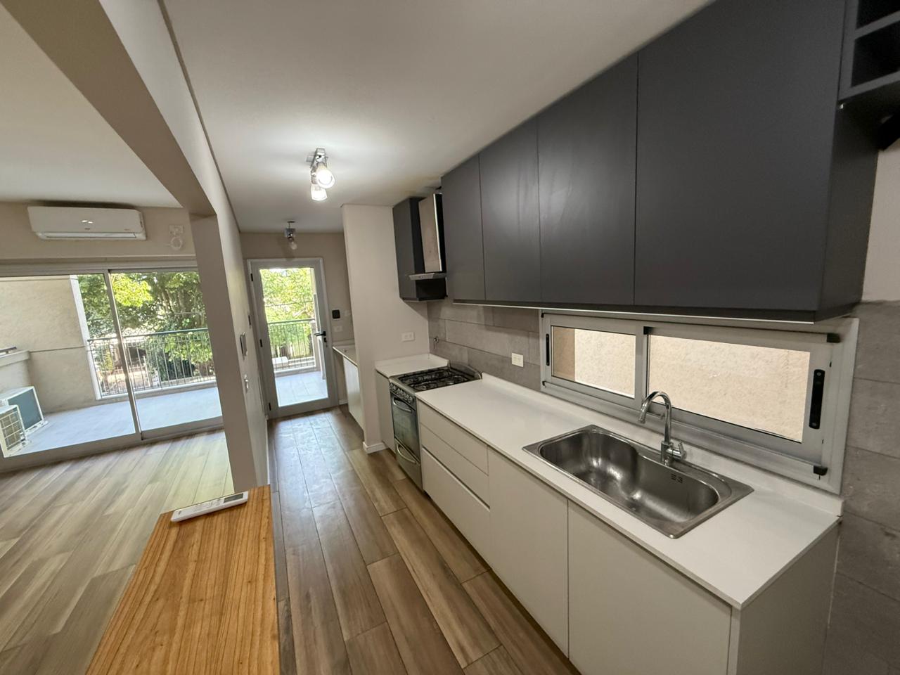 aparopropiedades - Departamento de 2 ambientes con cochera en Klover Plaza