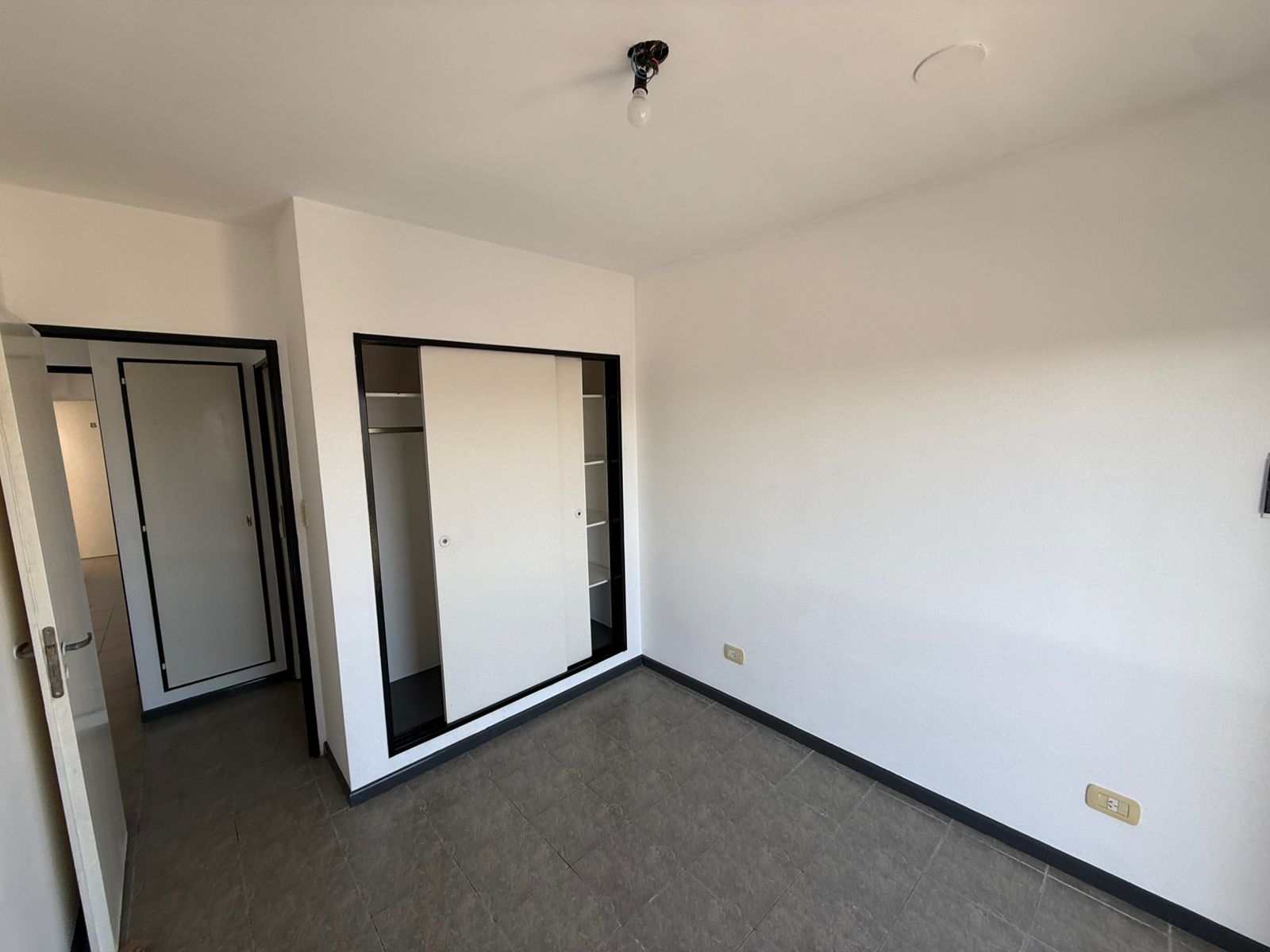 aparopropiedades - Departamento de 2 ambientes en Bernal Oeste