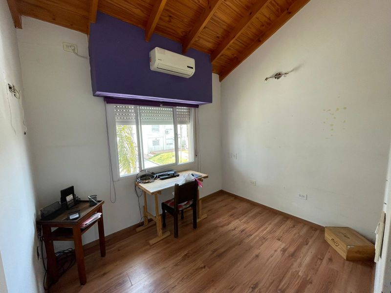 aparopropiedades - Casa en el Barrio Coperativo de Quilmes en venta