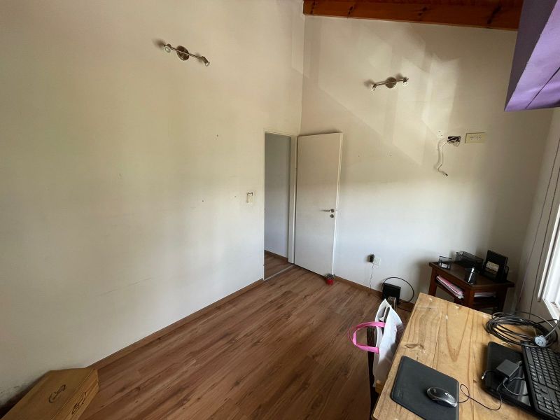 aparopropiedades - Casa en el Barrio Coperativo de Quilmes en venta