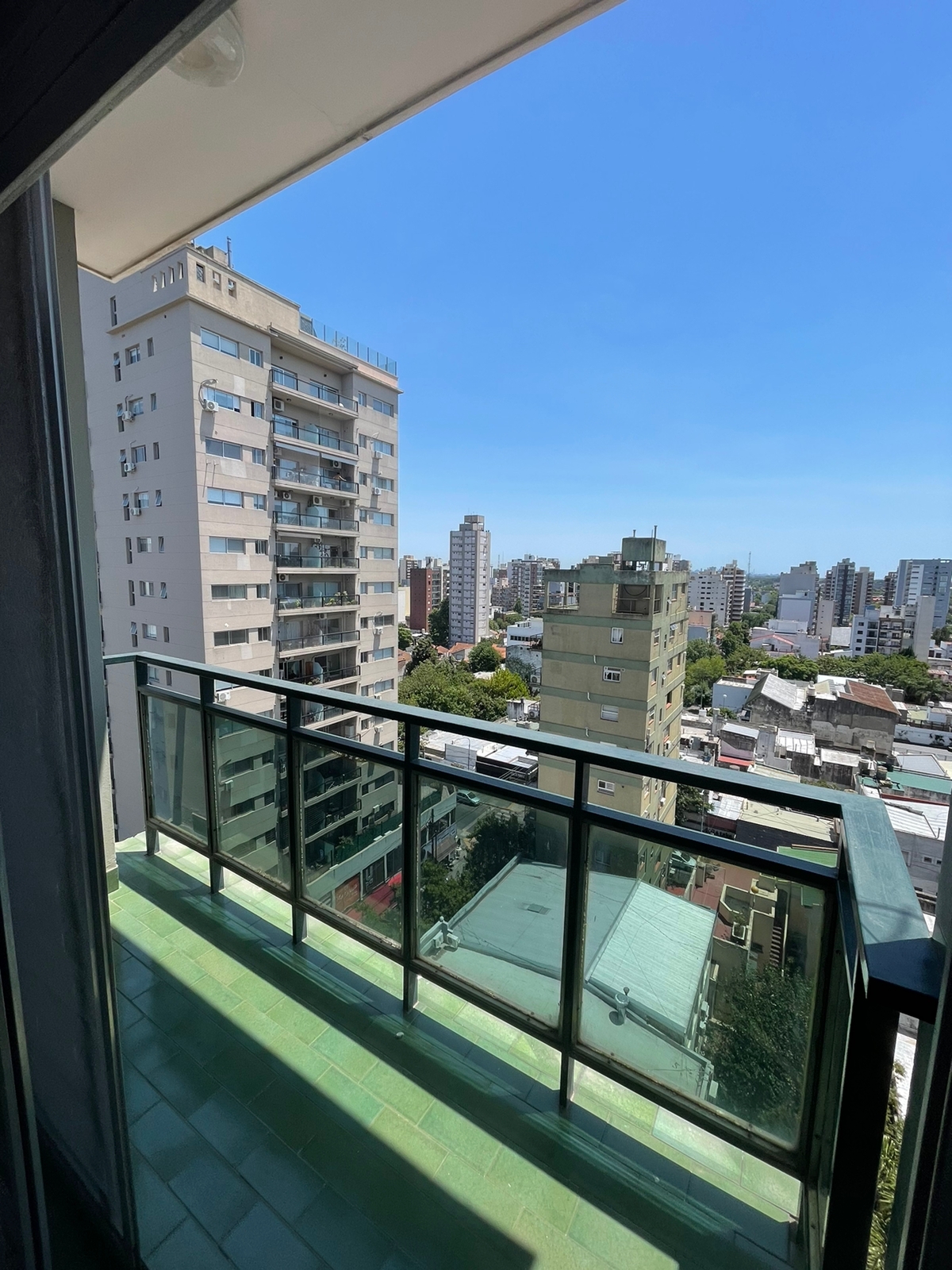 aparopropiedades - Departamento de 2 ambientes en Quilmes centro