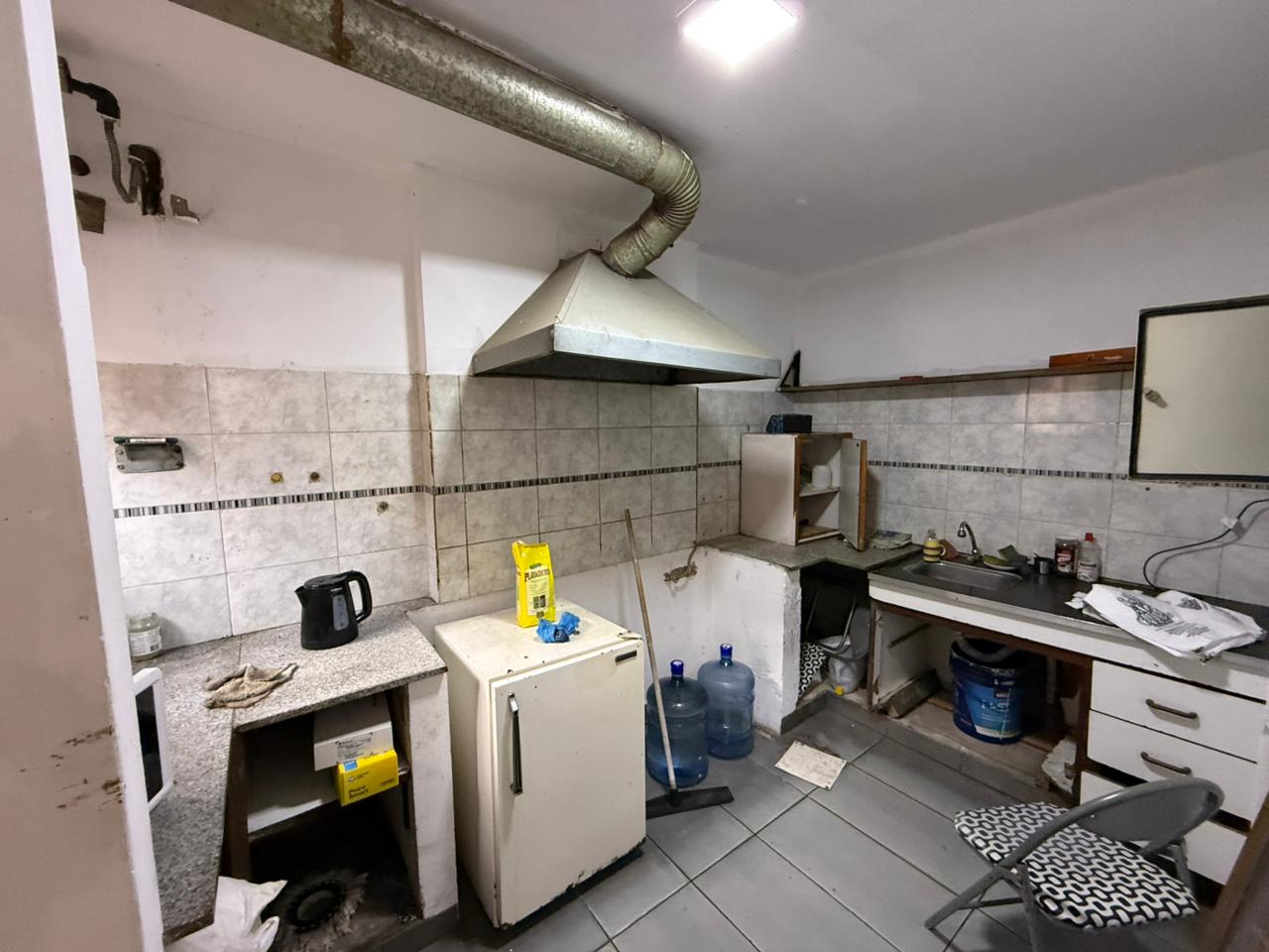 aparopropiedades - Importante Local Comercial en el centro de Quilmes 