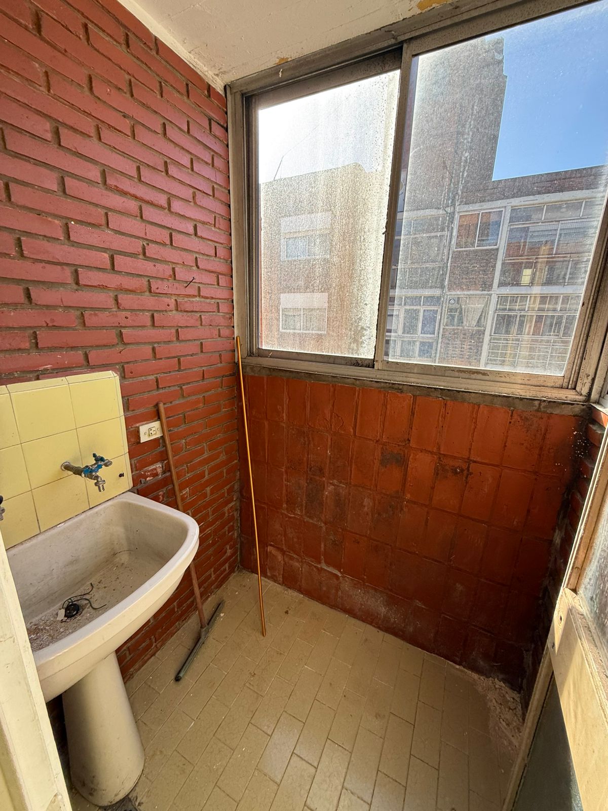 aparopropiedades - Departamento de 3 ambientes en Quilmes centro