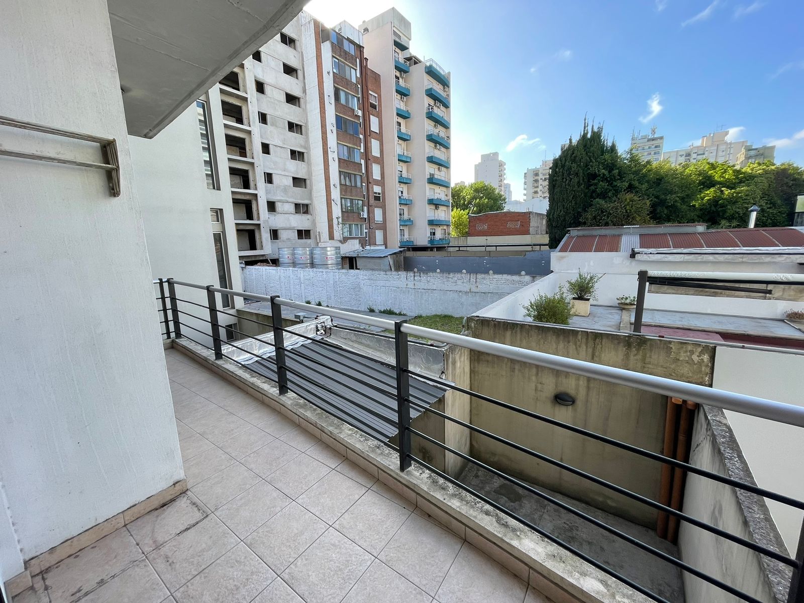 aparopropiedades - Departamento de 3 ambientes en Quilmes centro