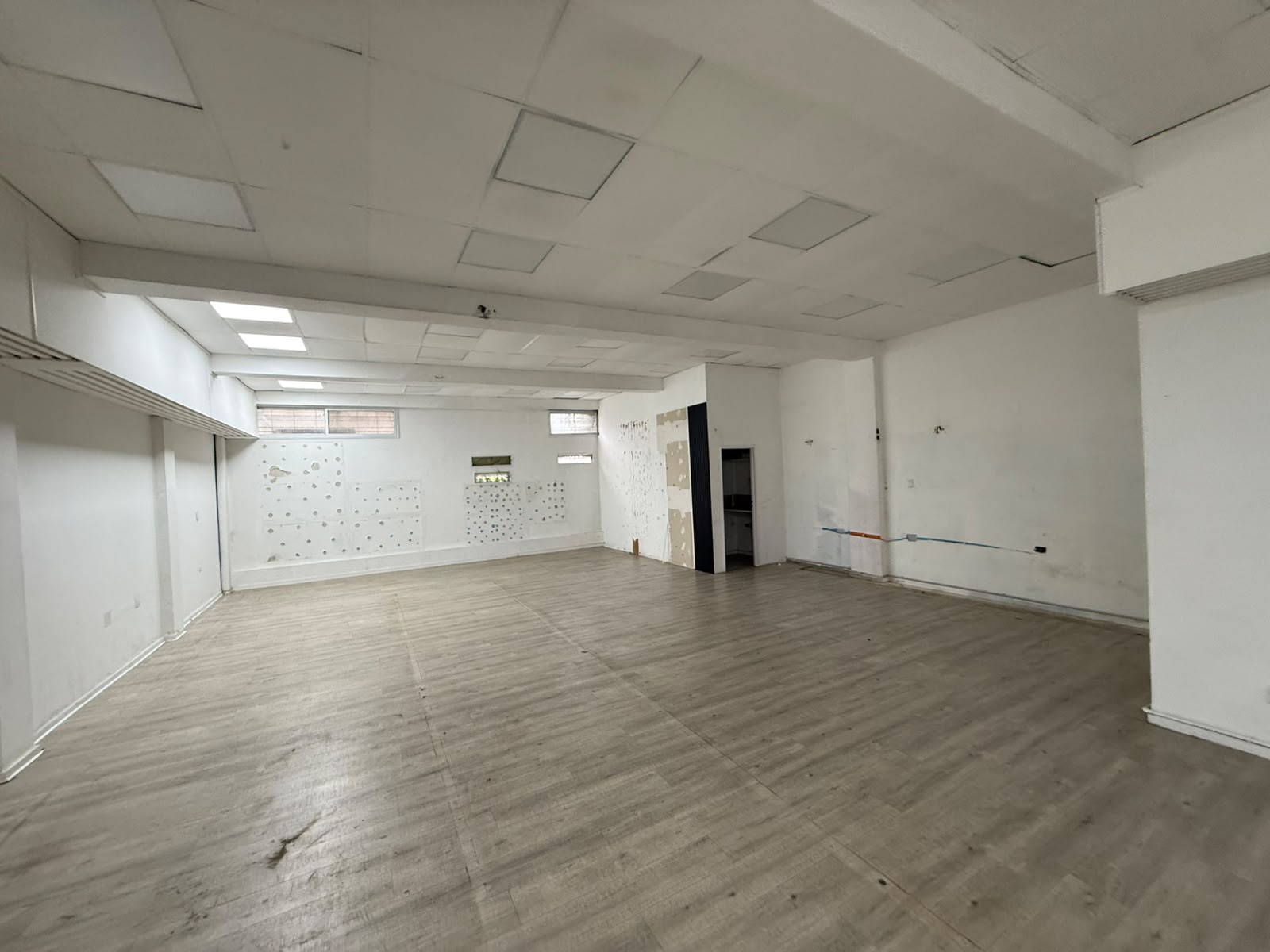 aparopropiedades - Local comercial en Quilmes centro