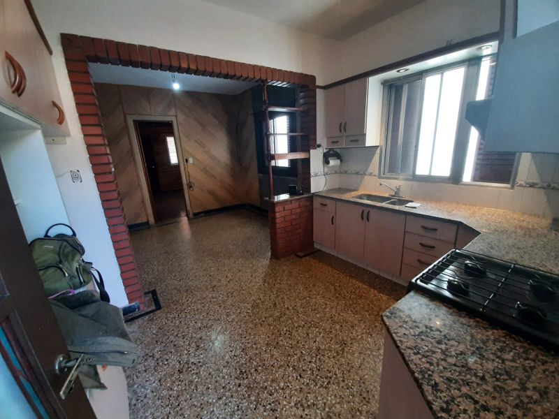 aparopropiedades - Casa a la venta en Quilmes Oeste