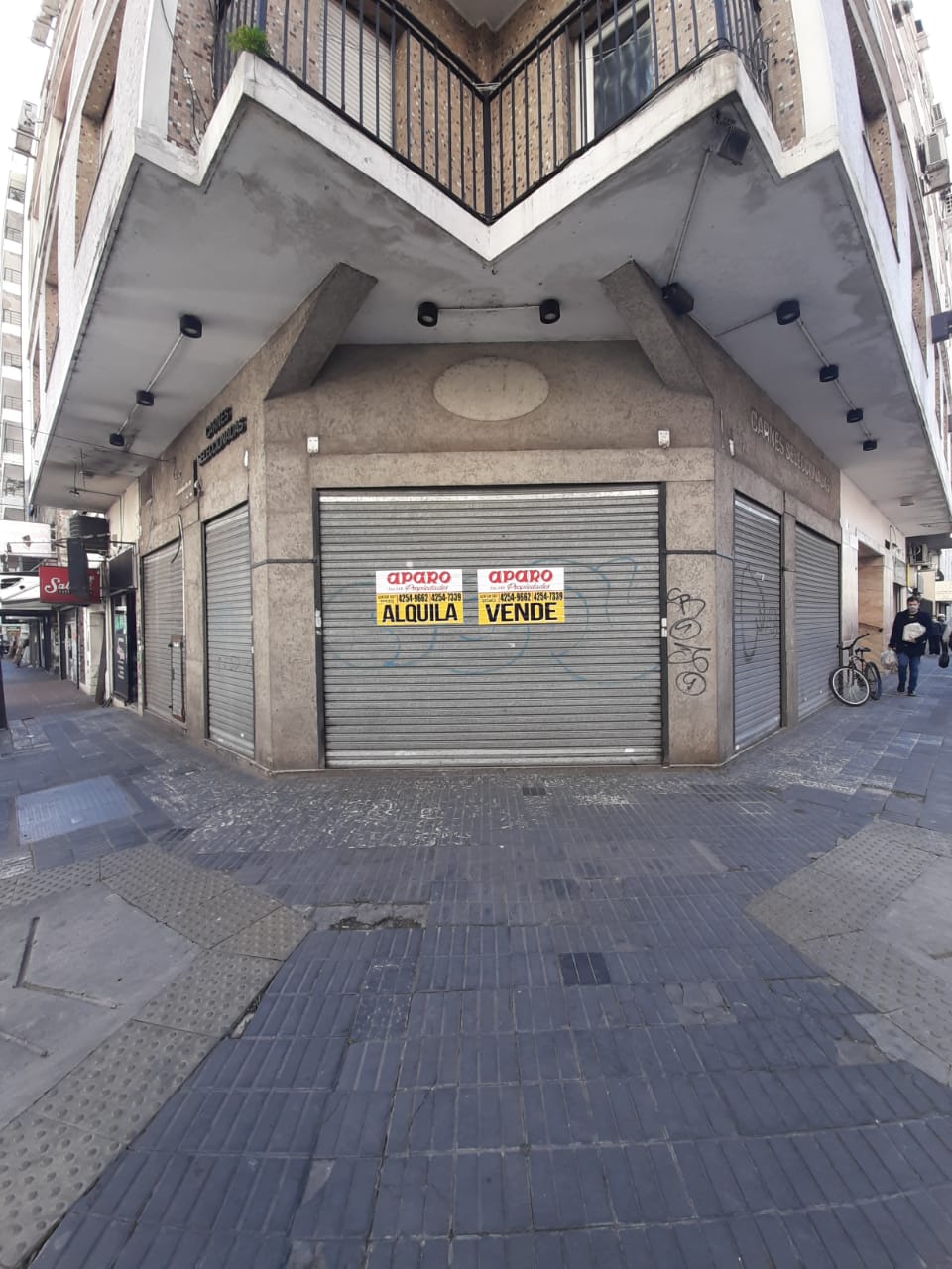 venta - Local Comercial en Garibaldi esquina Moreno