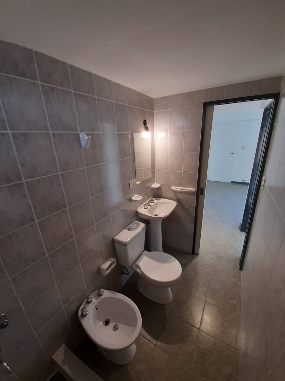 aparopropiedades - Departamento de 2 ambientes con patio 