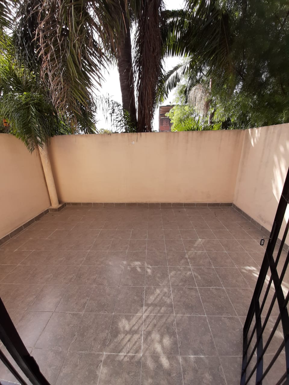 aparopropiedades - Departamento de 2 ambientes con patio 