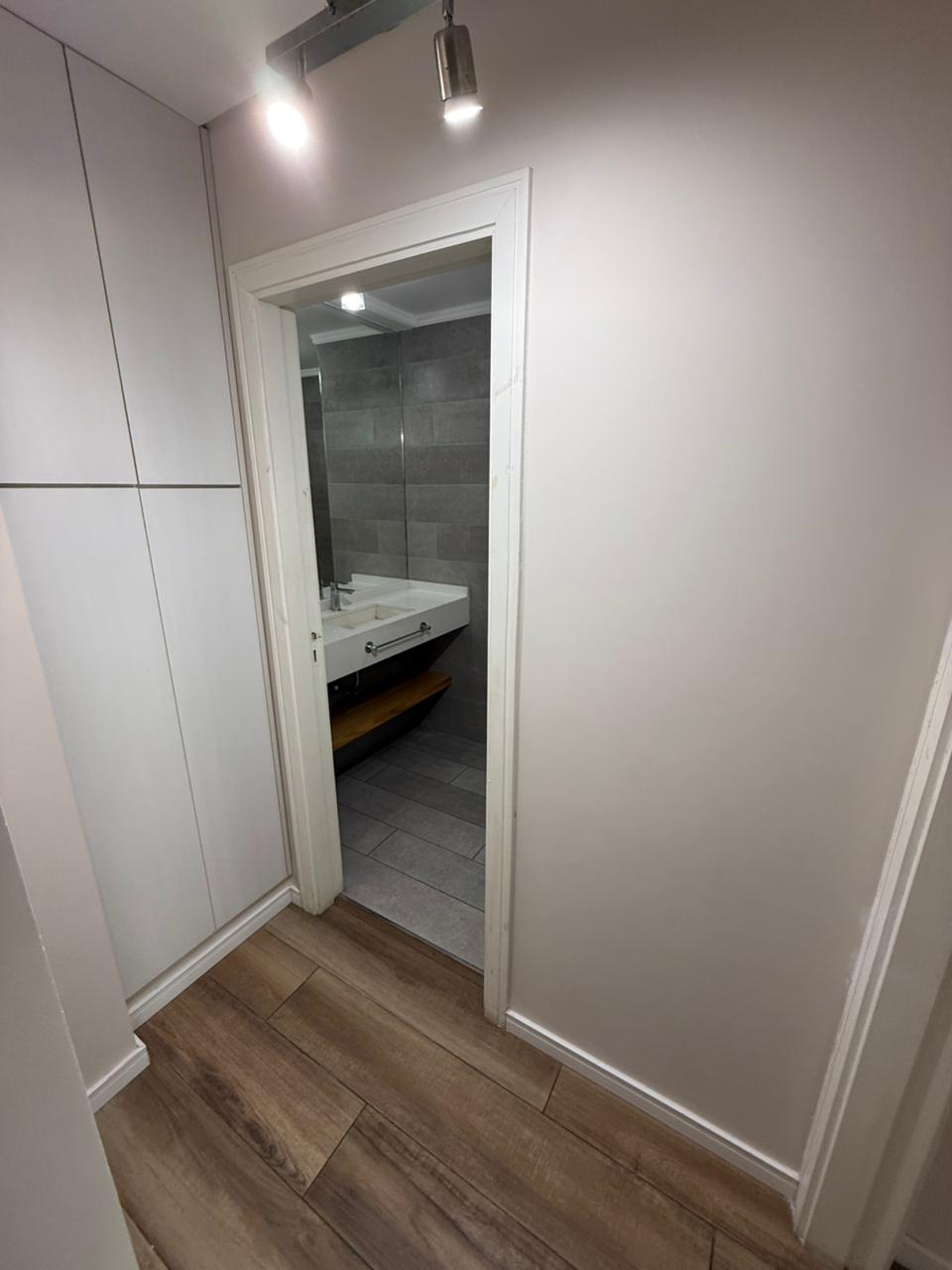 aparopropiedades - Departamento de 2 ambientes con cochera en alquiler en el Complejo Klover Plaza