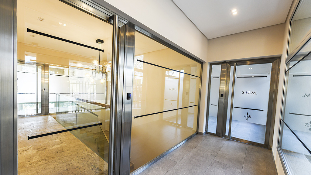 aparopropiedades - Departamento de 2 ambientes con cochera en alquiler en el Complejo Klover Plaza