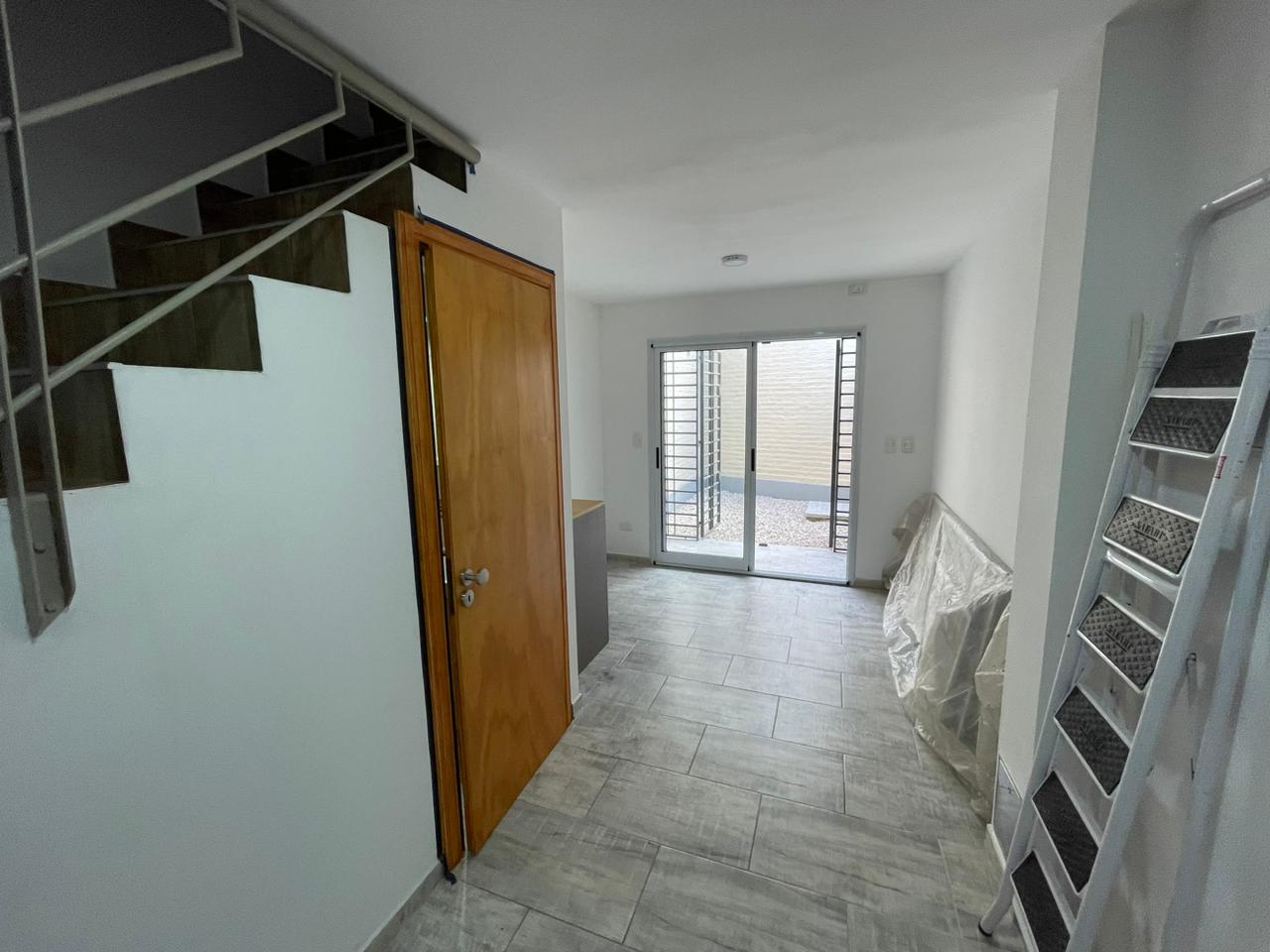 aparopropiedades - Departamento de 3 ambientes con cochera en Ezpeleta