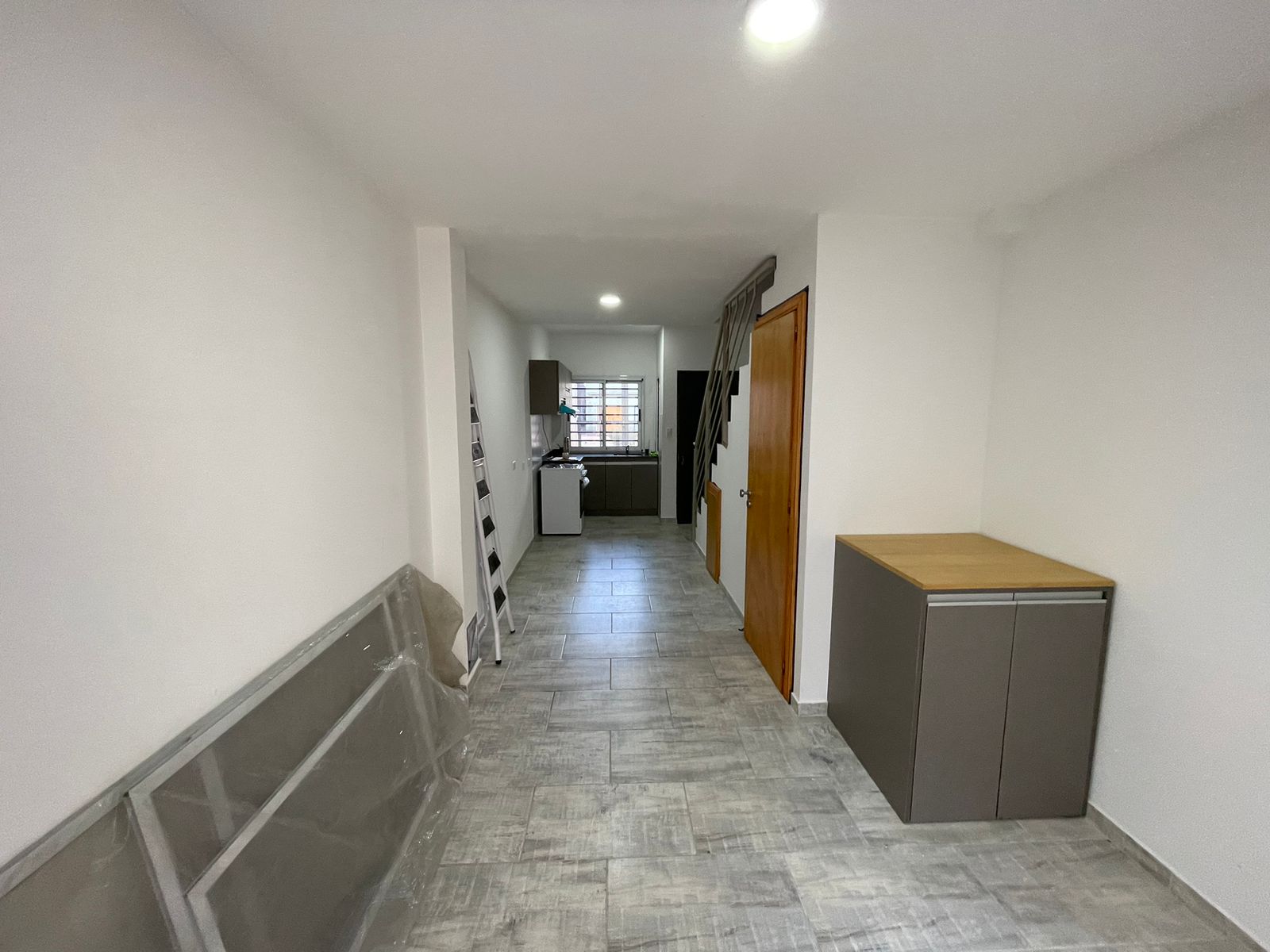 aparopropiedades - Departamento de 3 ambientes con cochera en Ezpeleta