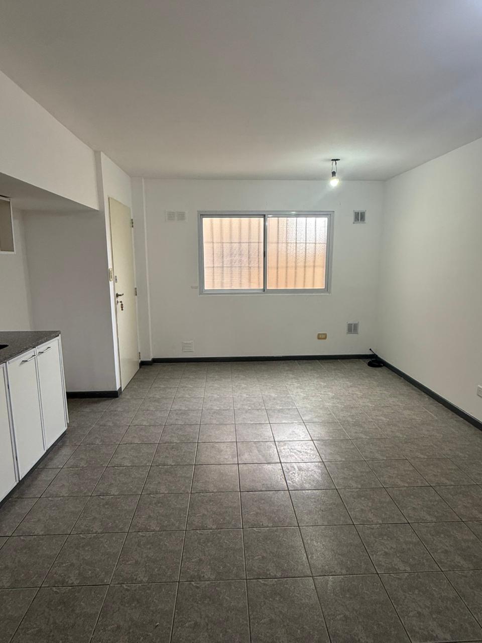 aparopropiedades - Departamento de 2 ambientes en Bernal Oeste