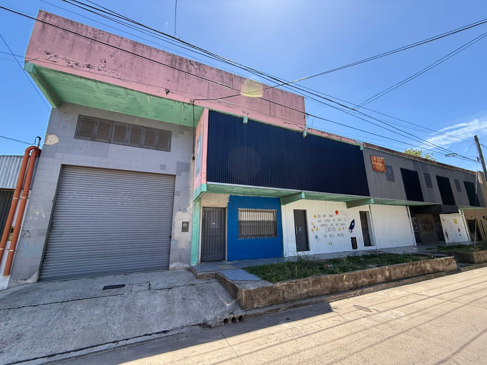 aparopropiedades - Galpón industrial en Alquiler en zona de Quilmes Oeste