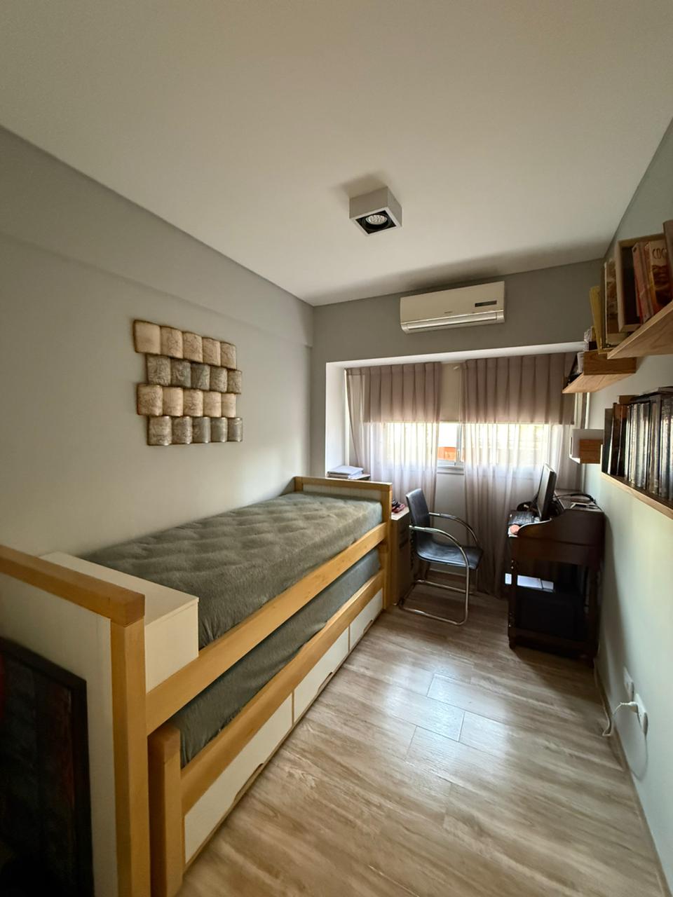 aparopropiedades - Departamento de 3 ambientes con cochera en Bernal Centro