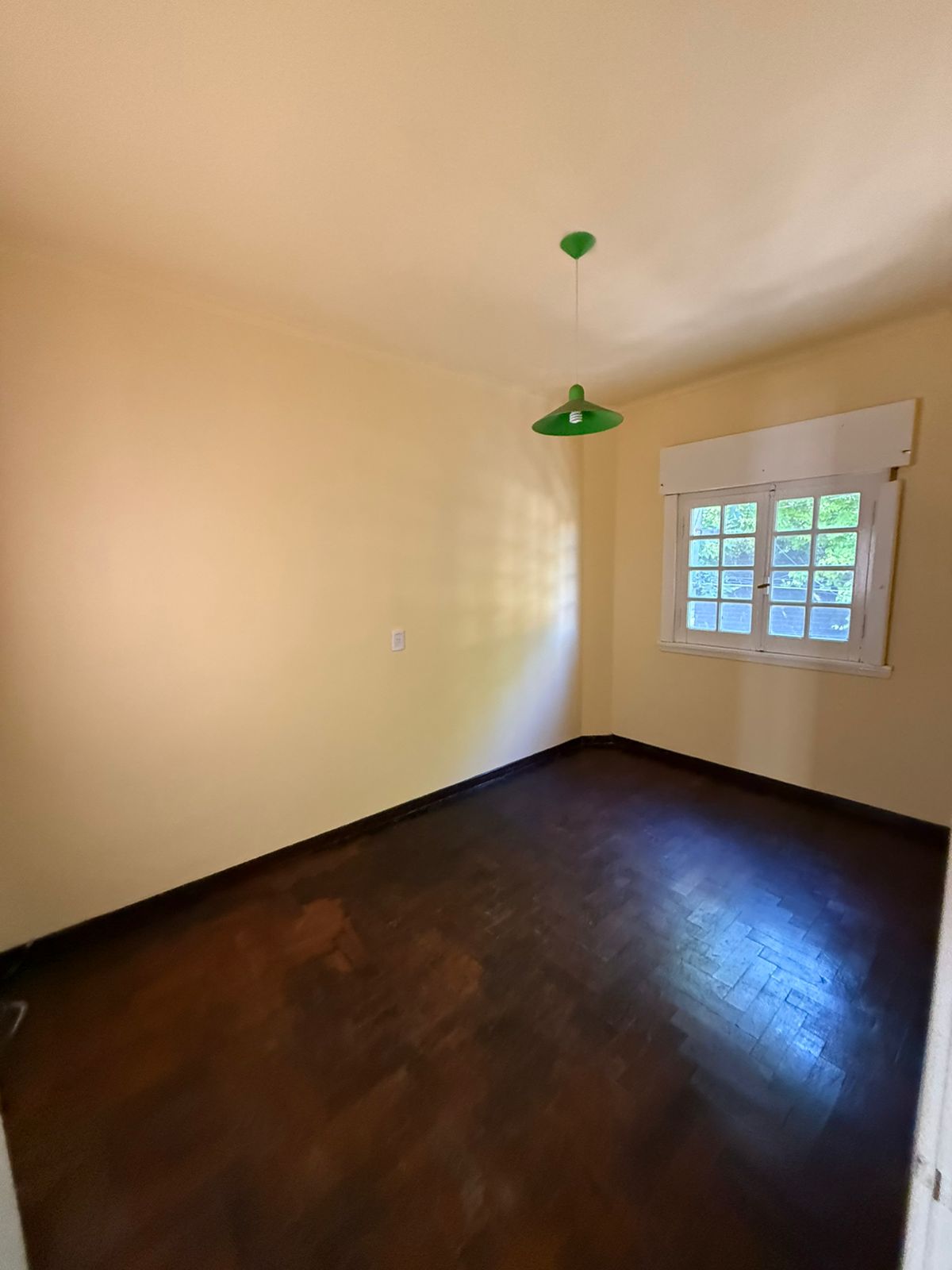 aparopropiedades - Casa en zona Residencial de Quilmes a la venta