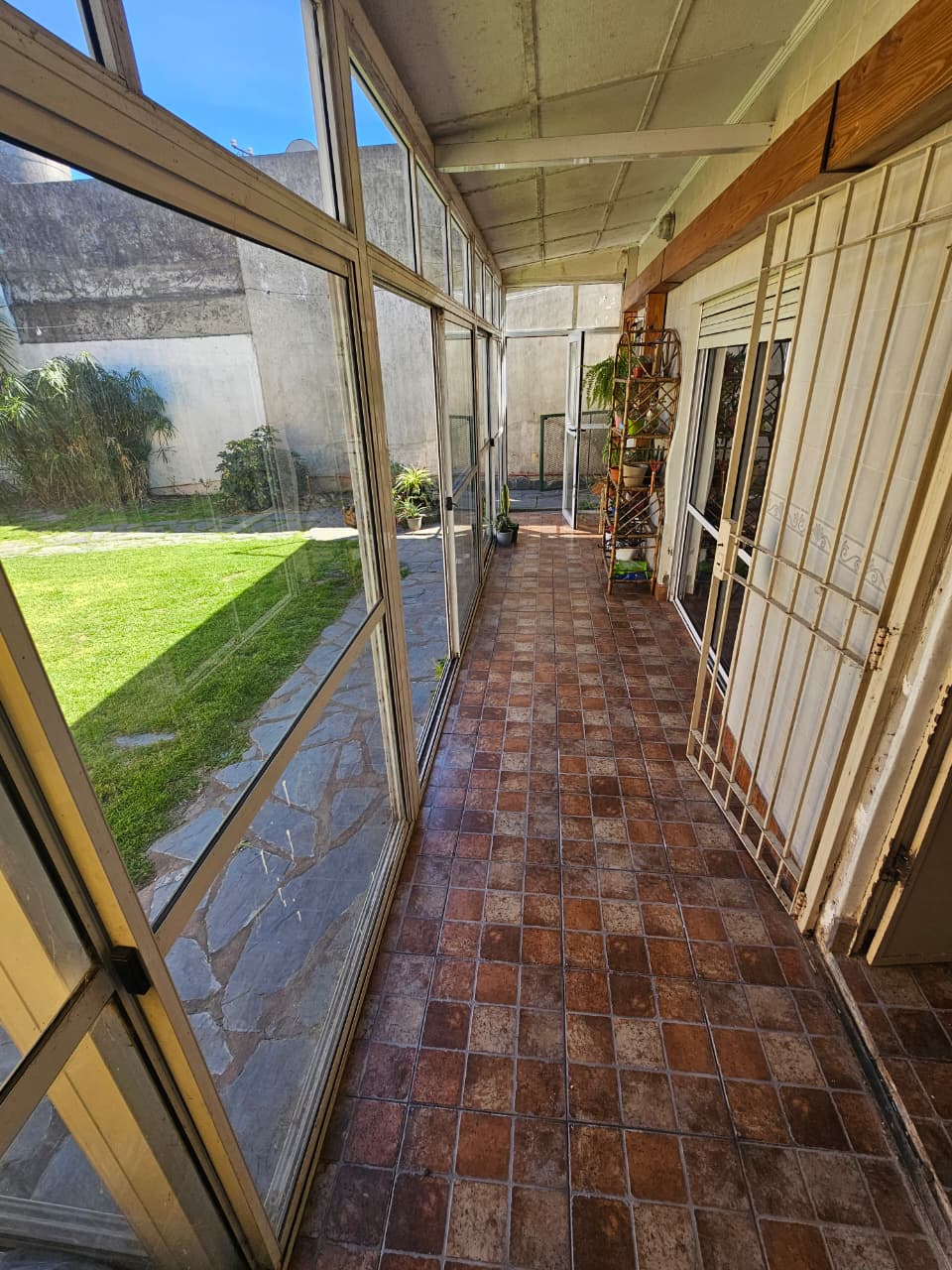 aparopropiedades - Casa en Quilmes Este a la venta
