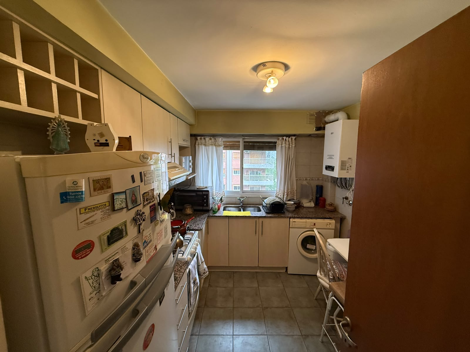 aparopropiedades - Departamento de 3 ambientes con cochera en las Torres de Brown 