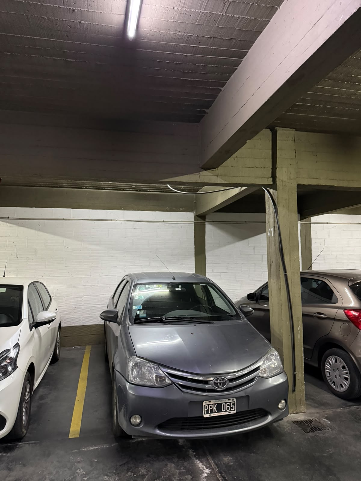 aparopropiedades - Departamento de 3 ambientes con cochera en las Torres de Brown 