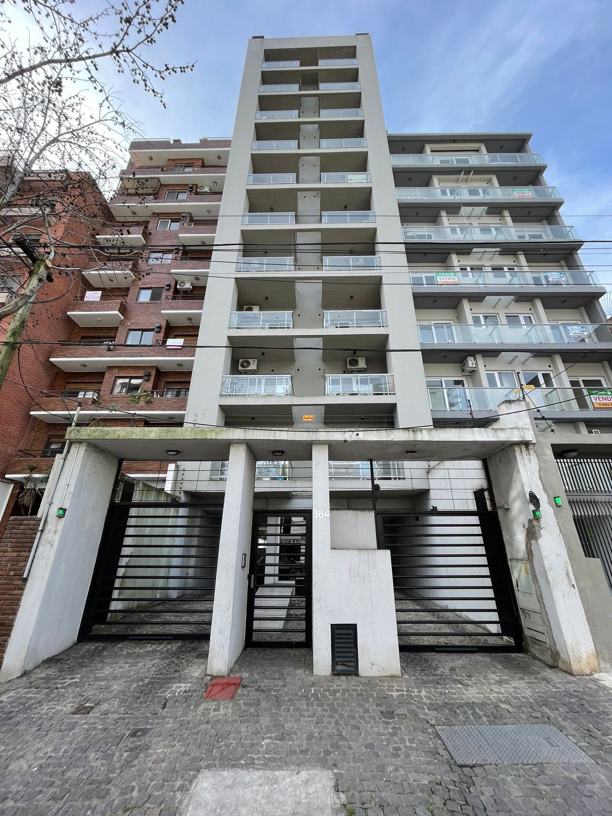 aparopropiedades - Departamento de 2 ambientes con cochera (AMUEBLADO)