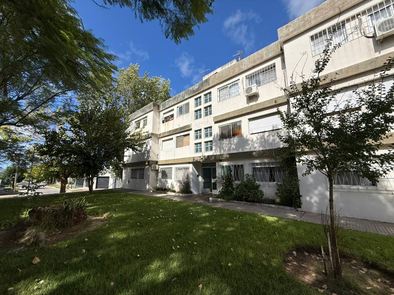 aparopropiedades - Departamento de 3 ambientes en el Barrio Supe 