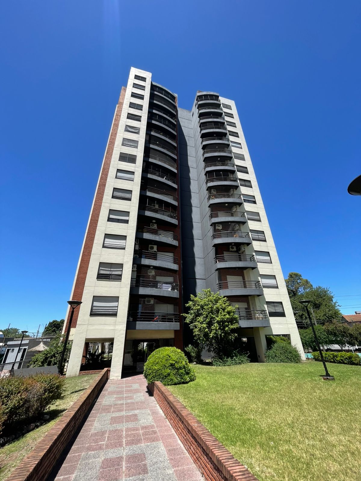 alquiler - Departamento de 3 ambientes c/ cochera en Terrazas de Quilmes