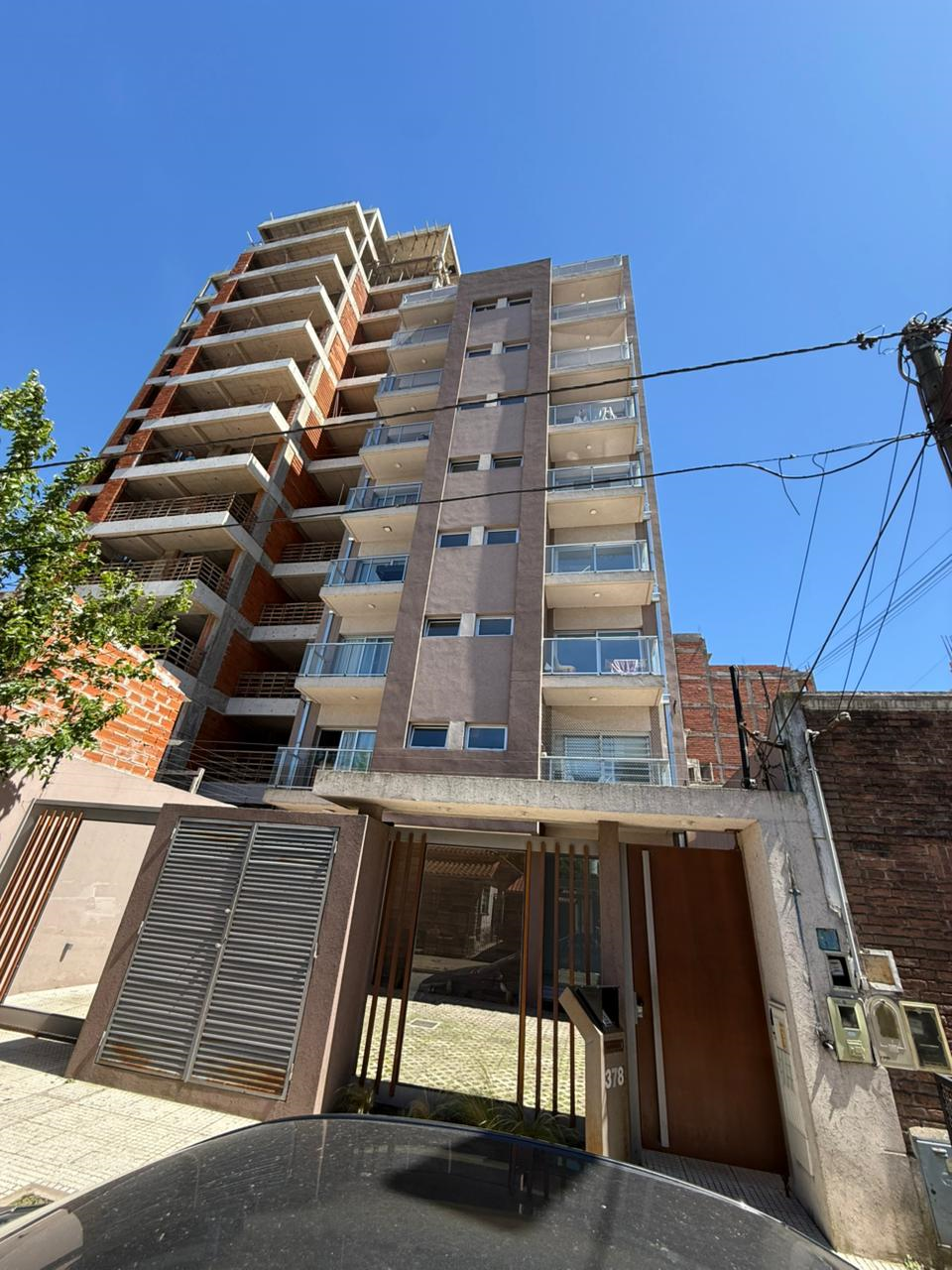 alquiler - Departamento de 2 ambientes con cochera 