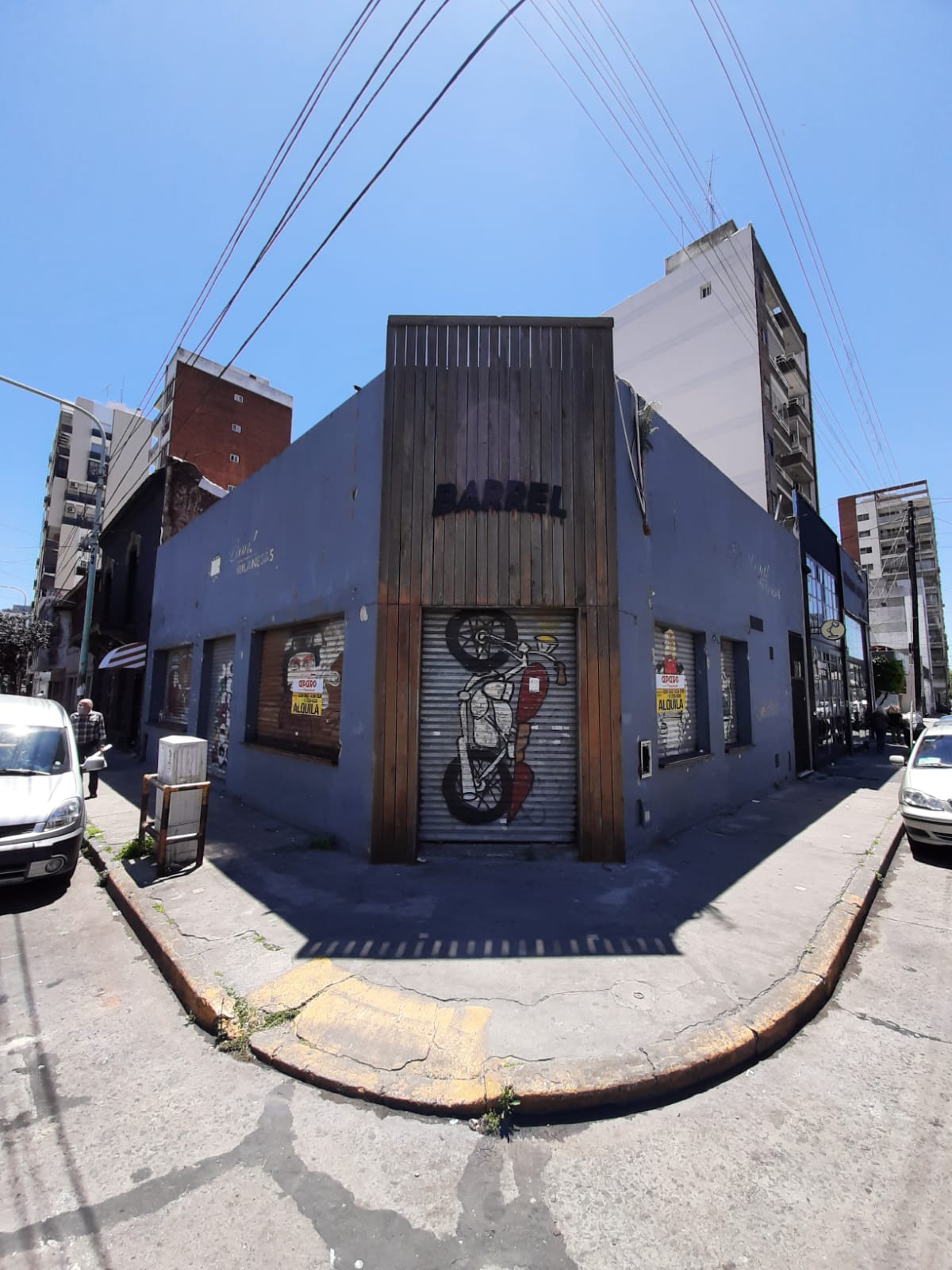 alquiler - Local comercial en excelente esquina