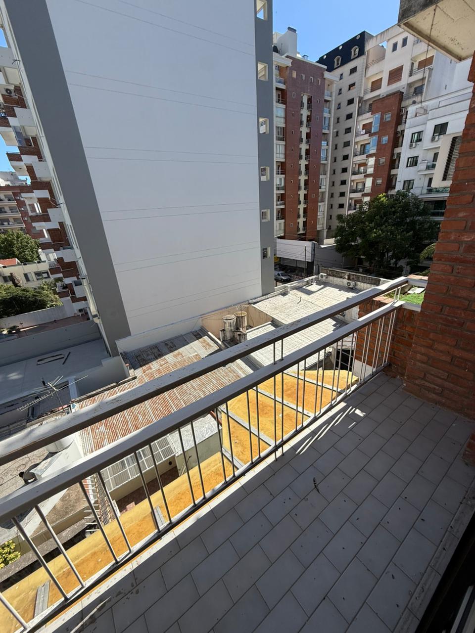 aparopropiedades - Departamento de 2 ambientes en Quilmes centro