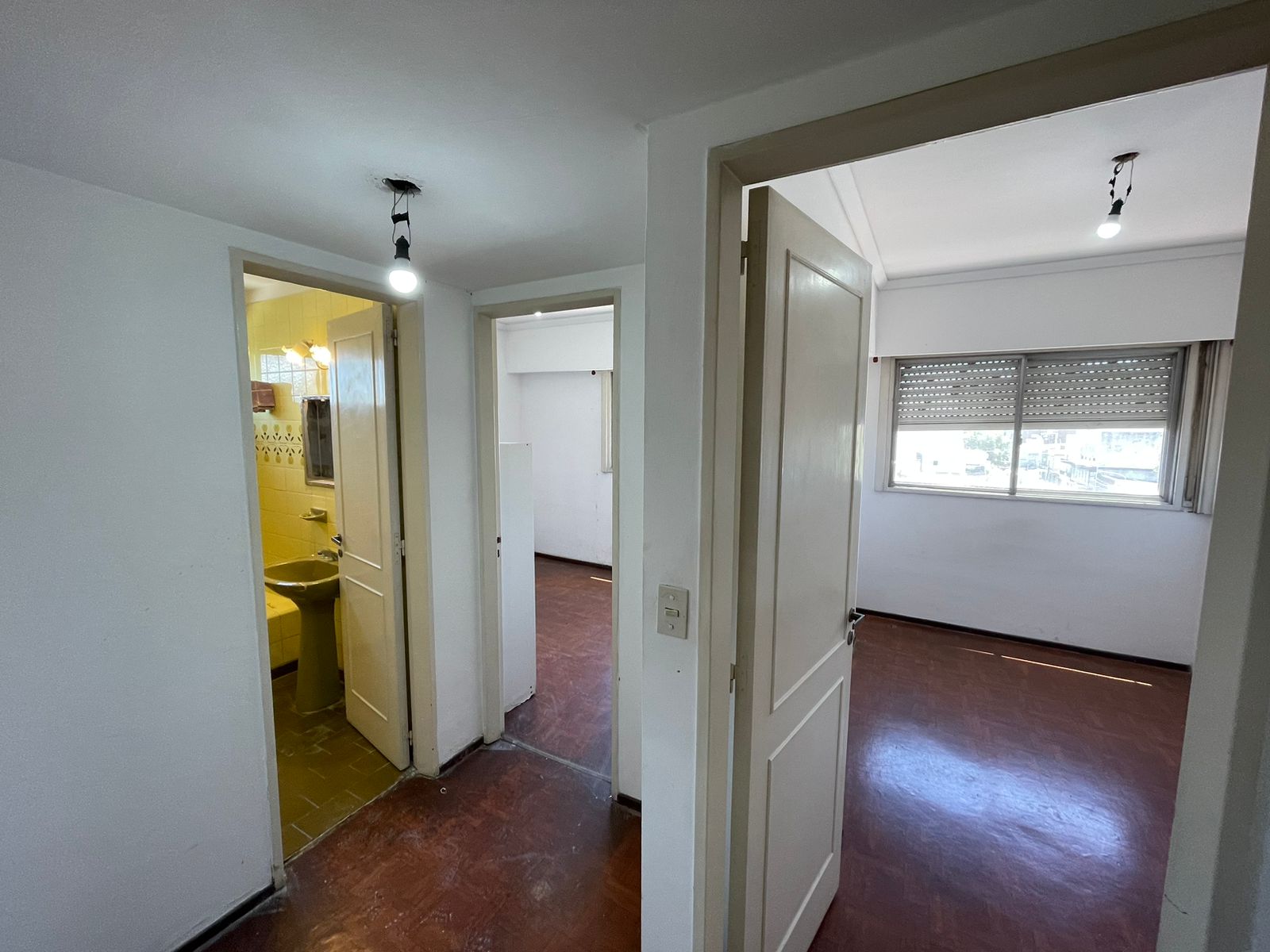 aparopropiedades - Departamento de 4 ambientes con cochera en Quilmes centro