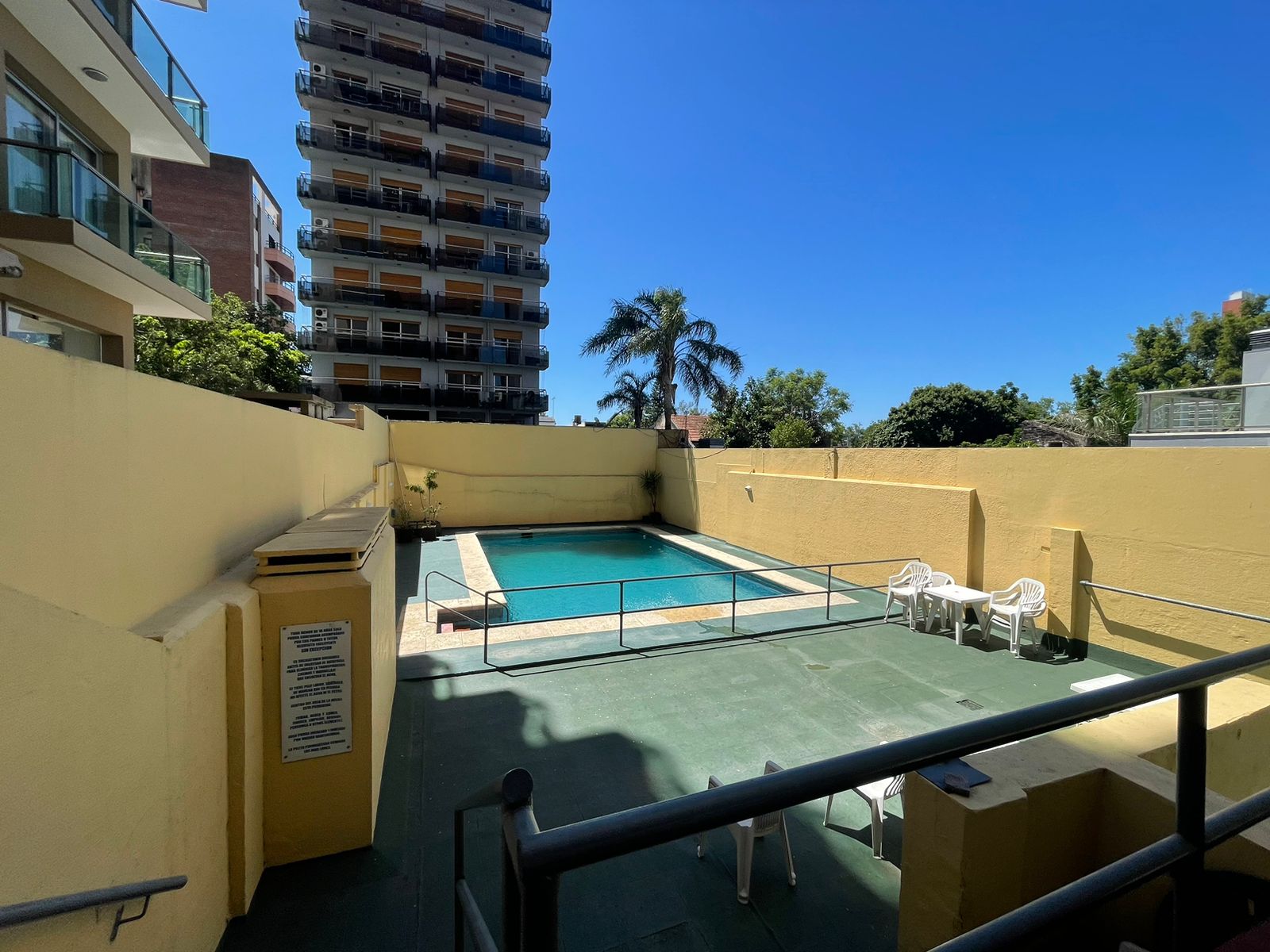 aparopropiedades - Departamento de 3 ambientes con cochera en Quilmes centro