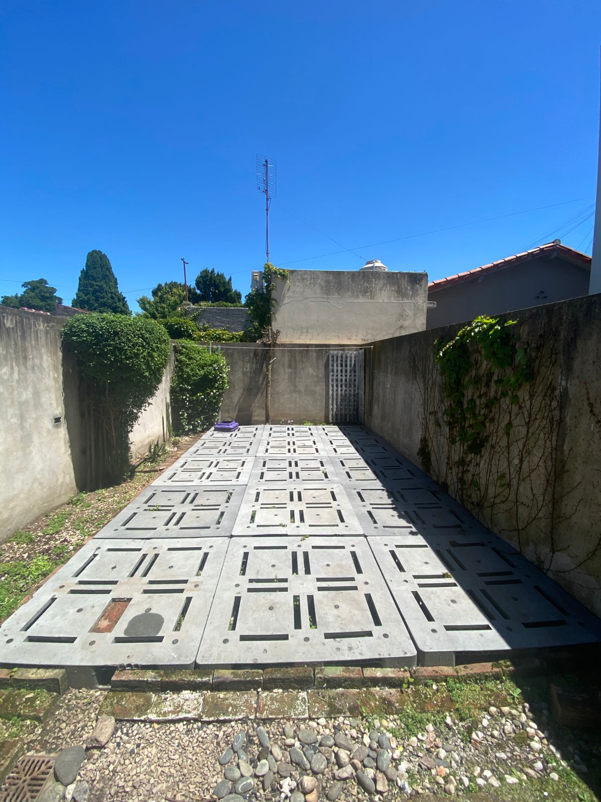 aparopropiedades - Triplex en Alquiler