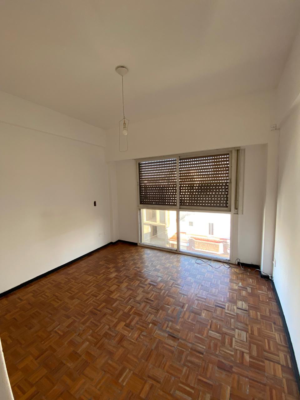 aparopropiedades - Departamento de 3 ambientes en Quilmes centro