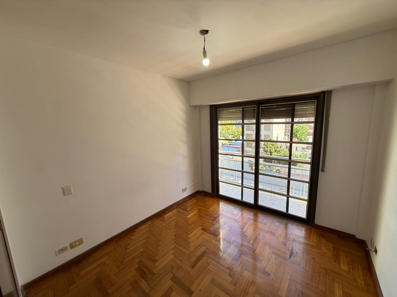 aparopropiedades - Departamento de 2 ambientes en Quilmes centro