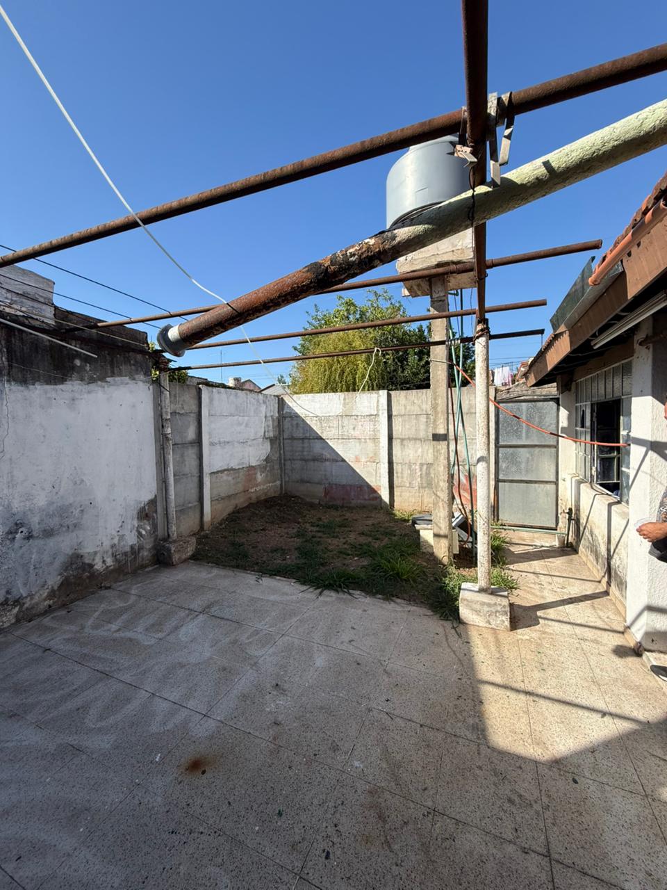 aparopropiedades - Casa en zona de Ezpeleta en Alquiler 